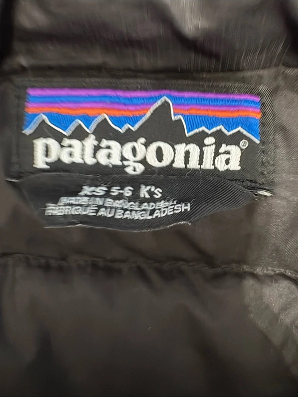 Patagonia Girls Black Down Sweater Puffer Jacket Size 5-6 Elevated Casual